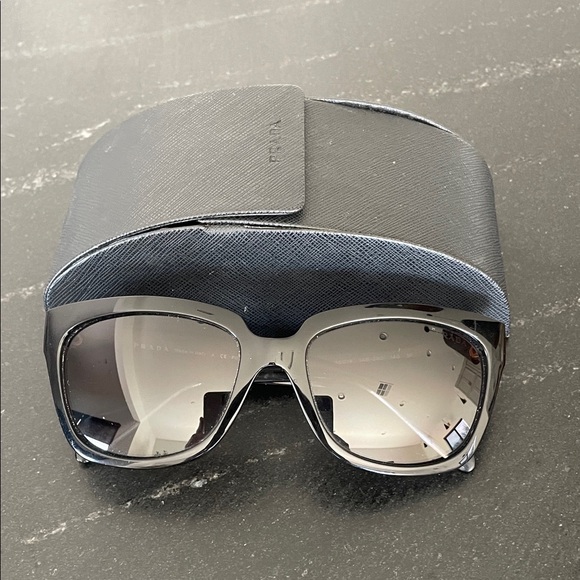 Prada vintage black cateye Sunglasses for women - Picture 1 of 1